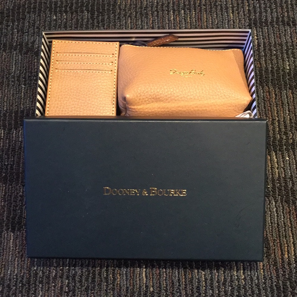 Dooney & Bourke card case and change purse
